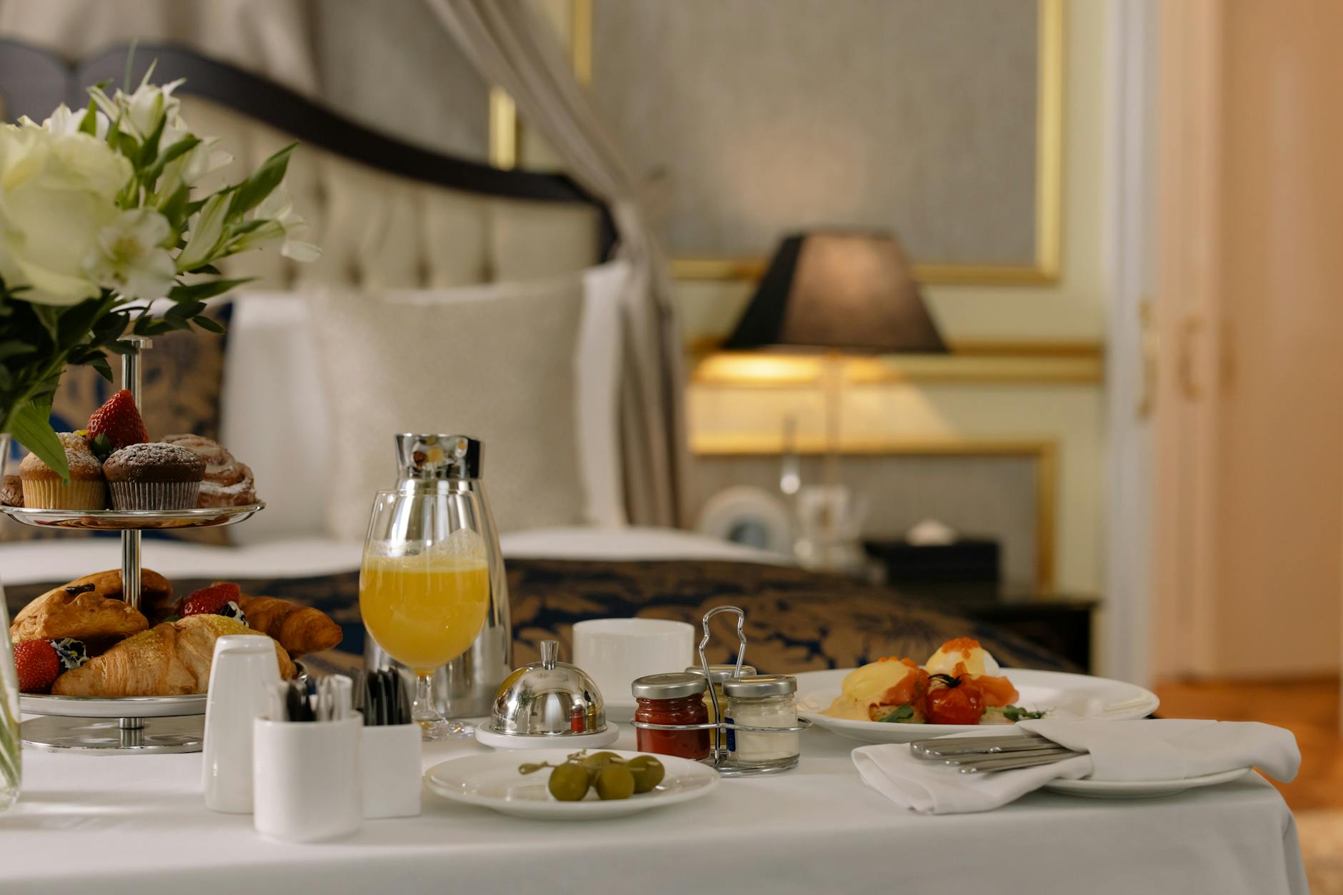 Protecția saltelei în hoteluri: De ce este esențială și cum o alegi